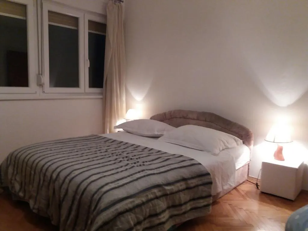 Apartment Sime زادار 0*,